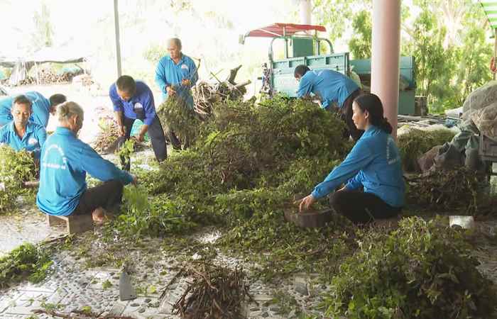 Những tấm gương giúp đỡ cộng đồng (25-12-2023)